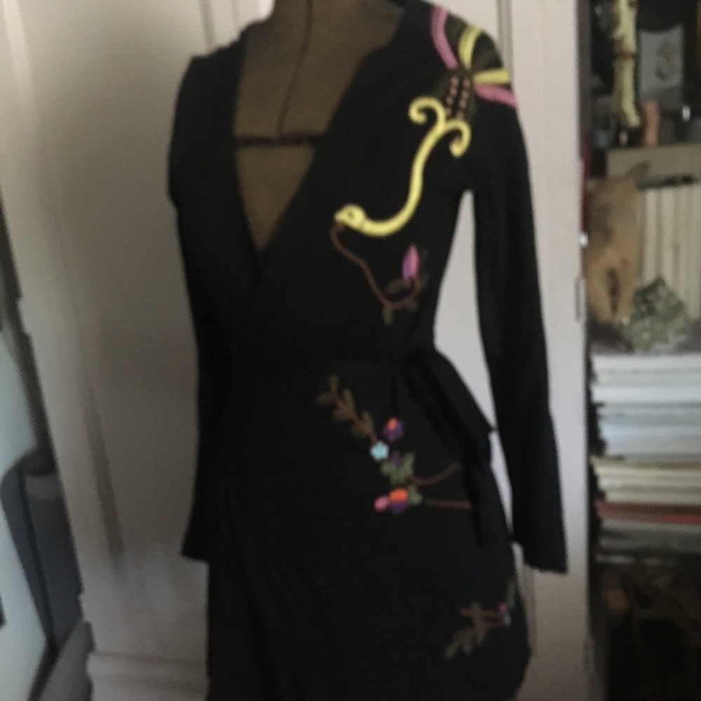 Rose dimple Johnny was style embroidered dress